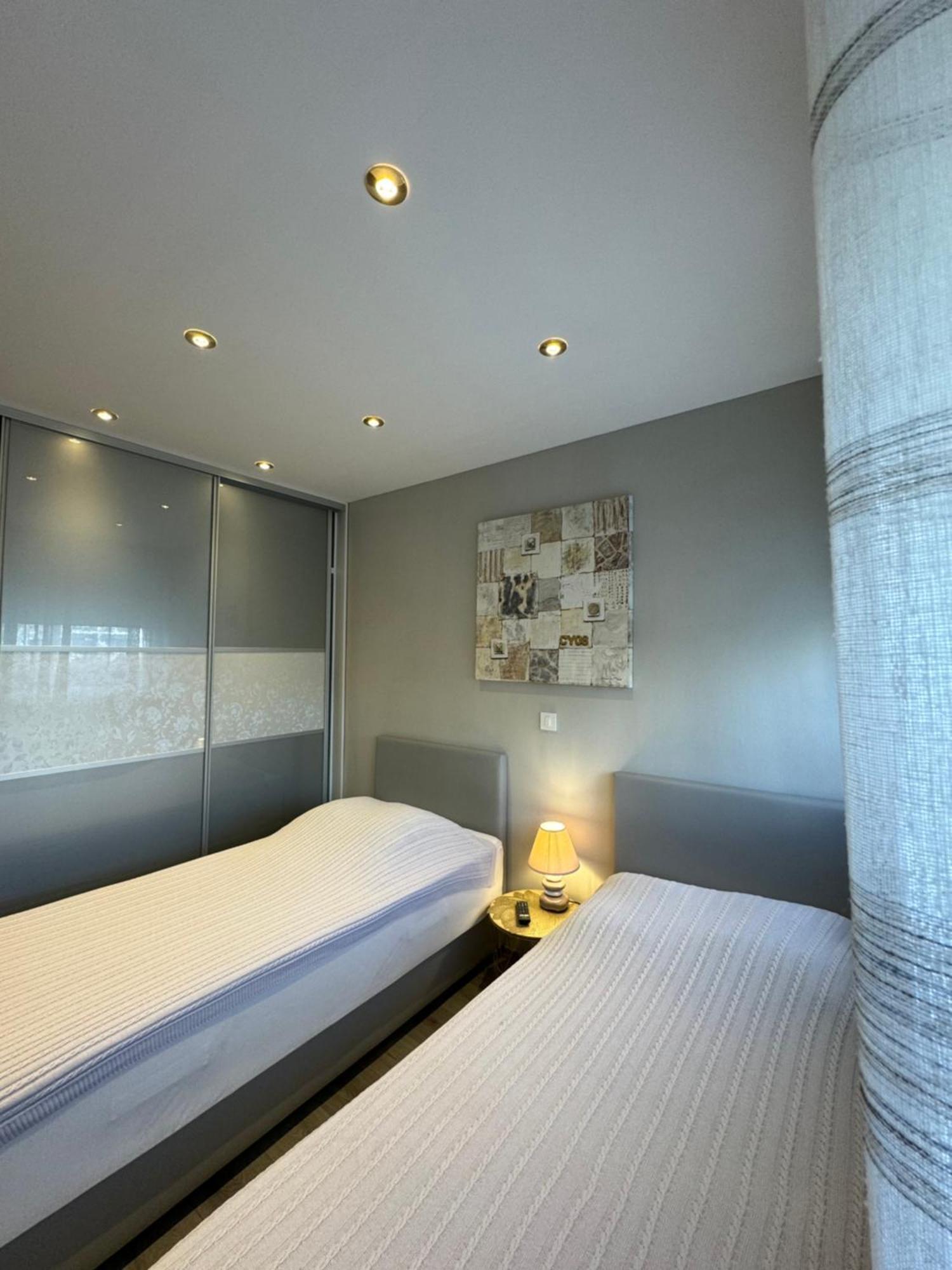 Apartment Astra With Private Parking Split Exterior photo